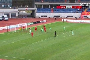 身高压制！冀政浩头球打破僵局，攻破越南U16大门